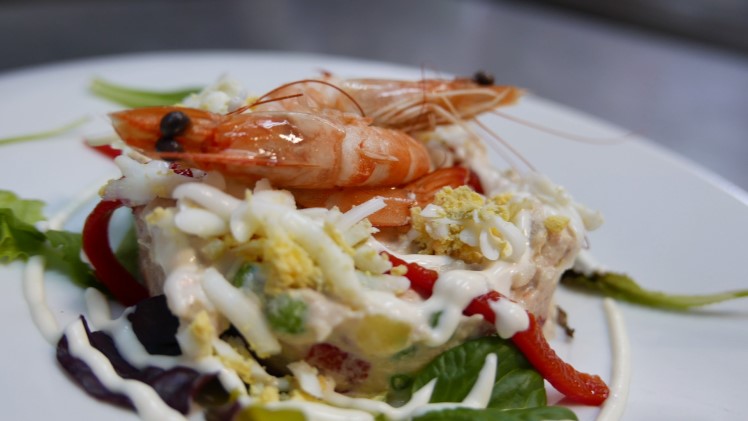 Comer en restaurante cocina típica catalana en Mollet La Marieta