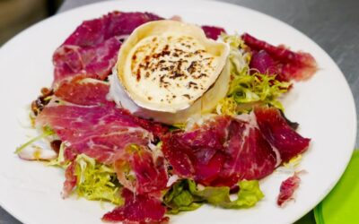 Comer en Mollet las deliciosas ensaladas de restaurant la Marieta